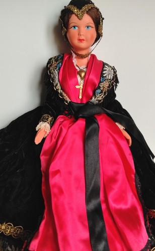 Ancienne belle poupée