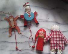 lot PETITES MARIONETTES ARTICULEES EN BOIS /POUPEE EN CHIFFON