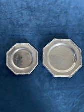 Deux anciens dessous de