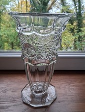 Tres beau Vase En Verre moulé