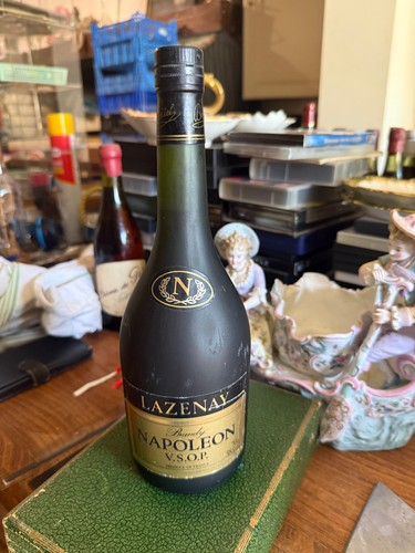 Ancienne bouteille pleine - ancienne,