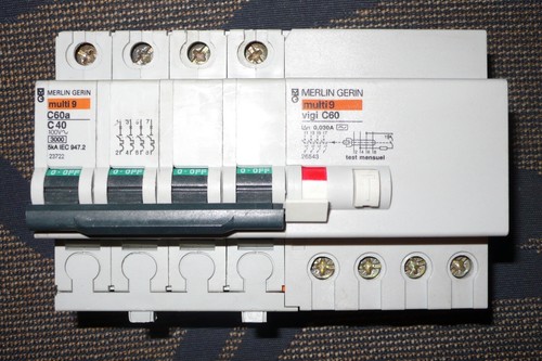 Disjoncteur differentiel 4pole - disjoncteur,