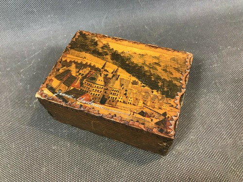 Ancienne petite boite - , bois