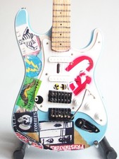 Guitare miniature Stratocaster Billie Joe Armstrong de Green day