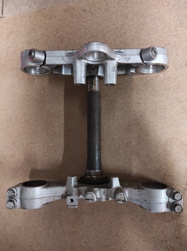 Tées fourche 650 sv - de,