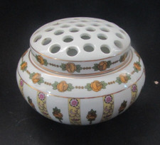 Pique fleurs porcelaine
