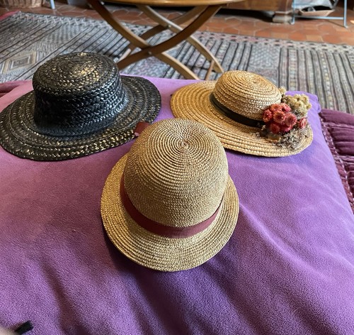 Chapeaux anciens en osier - chapeaux,