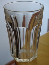 1 ANCIEN GRAND VERRE A JUS DE