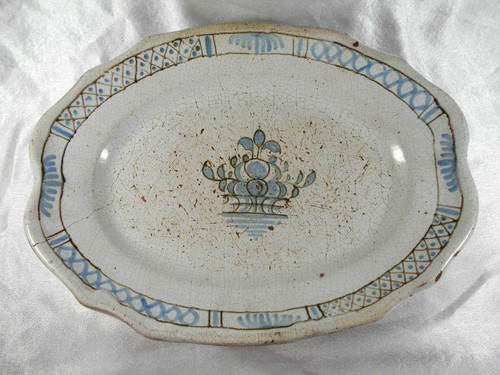 Plat faience bleu - (04),