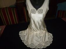 jolie combinaison&fond de robe