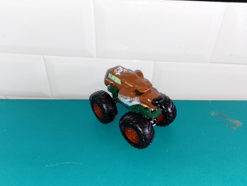 0610243 voiture miniature 4x4