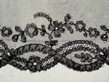 DENTELLE ANCIENNE - Volant de