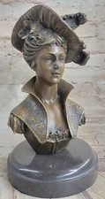 Sculpture En Bronze De Femme