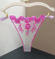 String Dentelle Brodée
