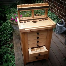 PORTABLE FLY TYING TABLE