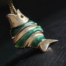 Pendentif poisson articulé