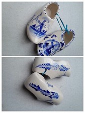 LOT DE 2 SABOTS MINIATURES 12 cm EN PORCELAINE BLEUE DELFTS HOLLANDE