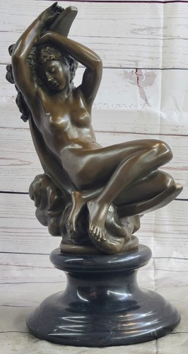Buste femme nue élégant - de,