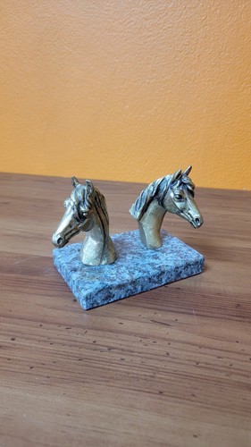 Sculpture duo têtes - , de