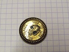 Pin's  Tête de mort Live to