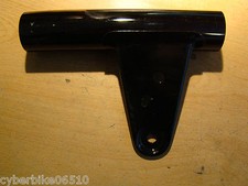 SUZUKI RG 80 / GT 50 - SUPPORT DE PHARE DROIT NEUF ! 51530-26440-019