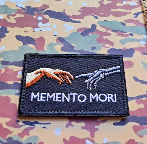 Badge memento mori - memento, l'empire
