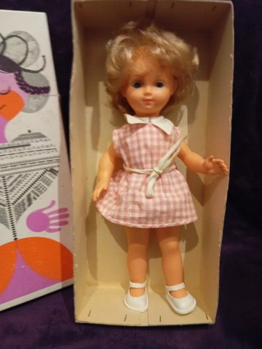 Poupée bella dans boîte - dans,