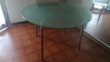 Table ronde moderne en verre