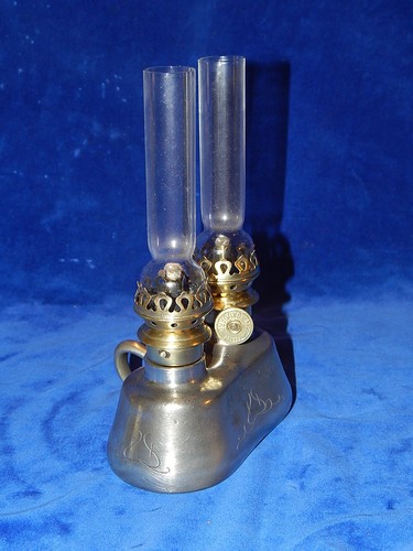 Petite lampe petrole - a,