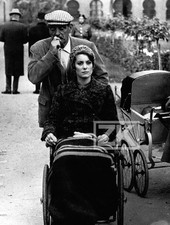 TRISTANA Tournage Luis BUNUEL Catherine DENEUVE Handicap Landau Photo 1970