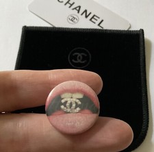 RARE CHANEL badge VIP Broche