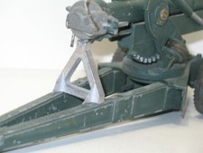 BRITAINS, 1 triangle METAL