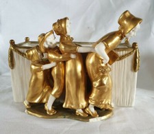 Ancien cache pot en biscuit