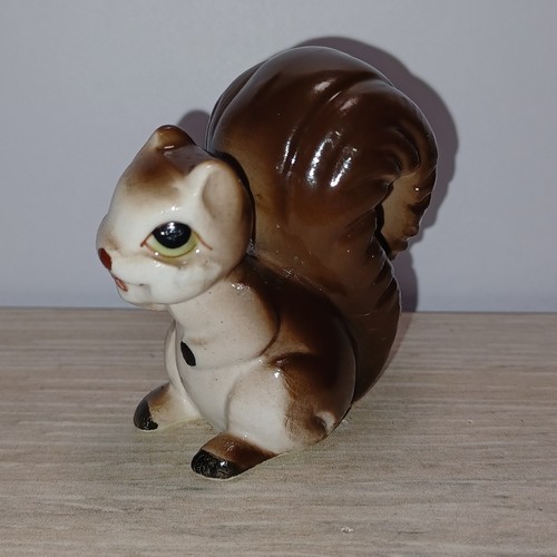 Figurine écureuil - Écureuil, en