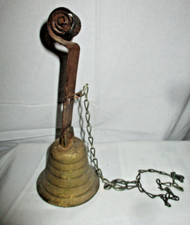 ANCIENNE CLOCHE D'ENTREE PORTE CLOCHE  A RESSORT EN BRONZE AVEC CHAINE -TBE