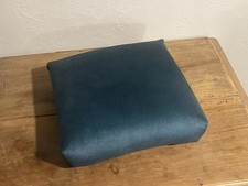 ANCIEN REPOSE PIED TAPISSIER