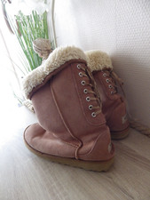 BOTTES FOURREES MOUTON UGG A