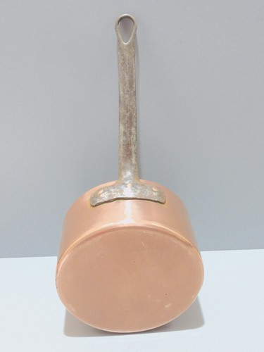 Belle ancienne casserole en - -,