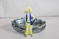 Saleron Art Déco en porcelaine, baigneuse femme costume chapeau