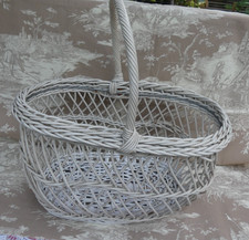 Panier ancien Osier Rotin tressé peint en blanc old french market  bon état DECO