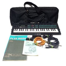 Yamaha DX100 Synthétiseur
