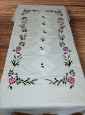 Nappe Blanche Brodée mains Artisanat Madagascar Motifs Fleurs Ref17 SoaBoutik