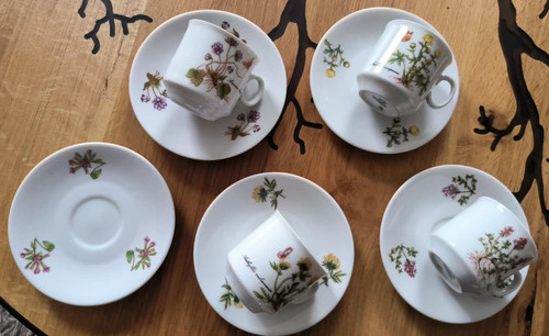 Tasses soucoupes sous - et,