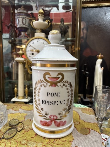 Ancien grand pot - grand, a