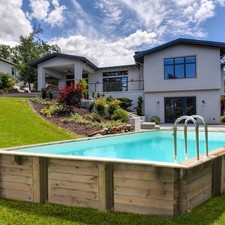 Piscine rectangulaire en bois