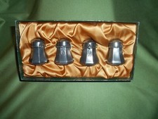 4 jolies salières en étain