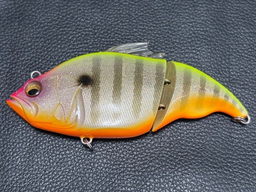 Leurre dur megabass vatalion - leurre,