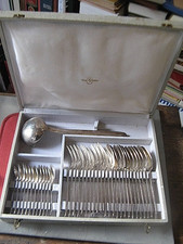 ++"545.7"   MENAGERE EN METAL ARGENTE 37 PIECES ORFEVRE FELIX FRERES