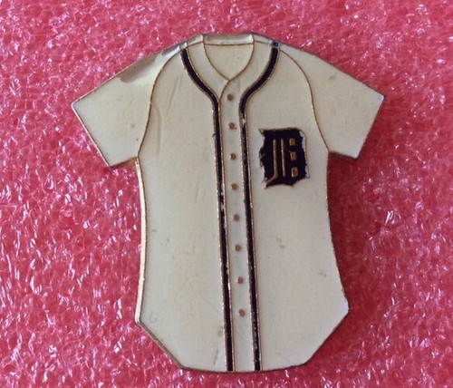 T22 pins sport baseball - t22,