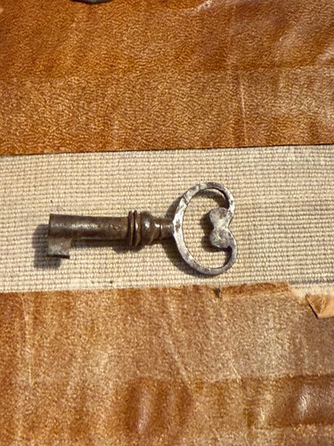 Ancienne petite cle fer forgé - fer,